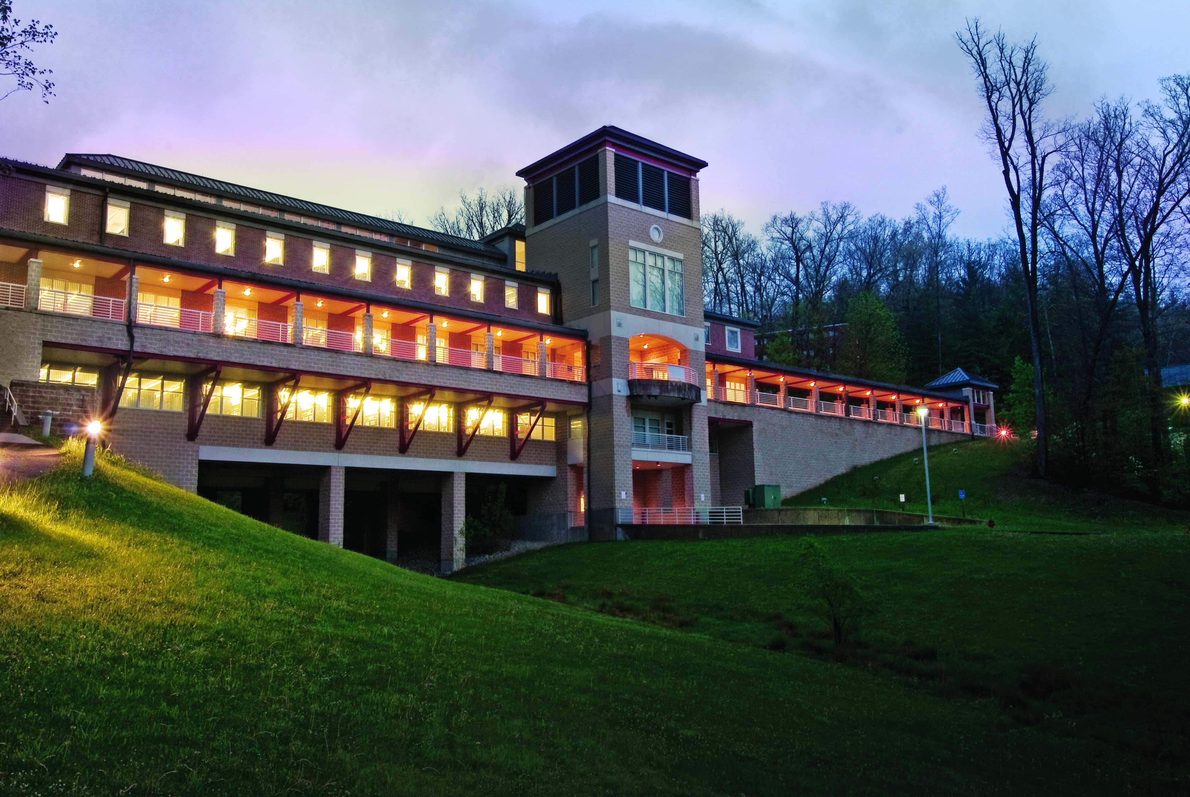 Davis & Elkins College